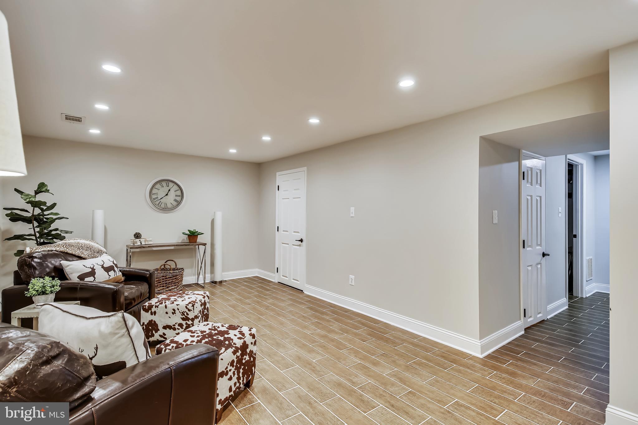 LAKE BRADDOCK - Residential