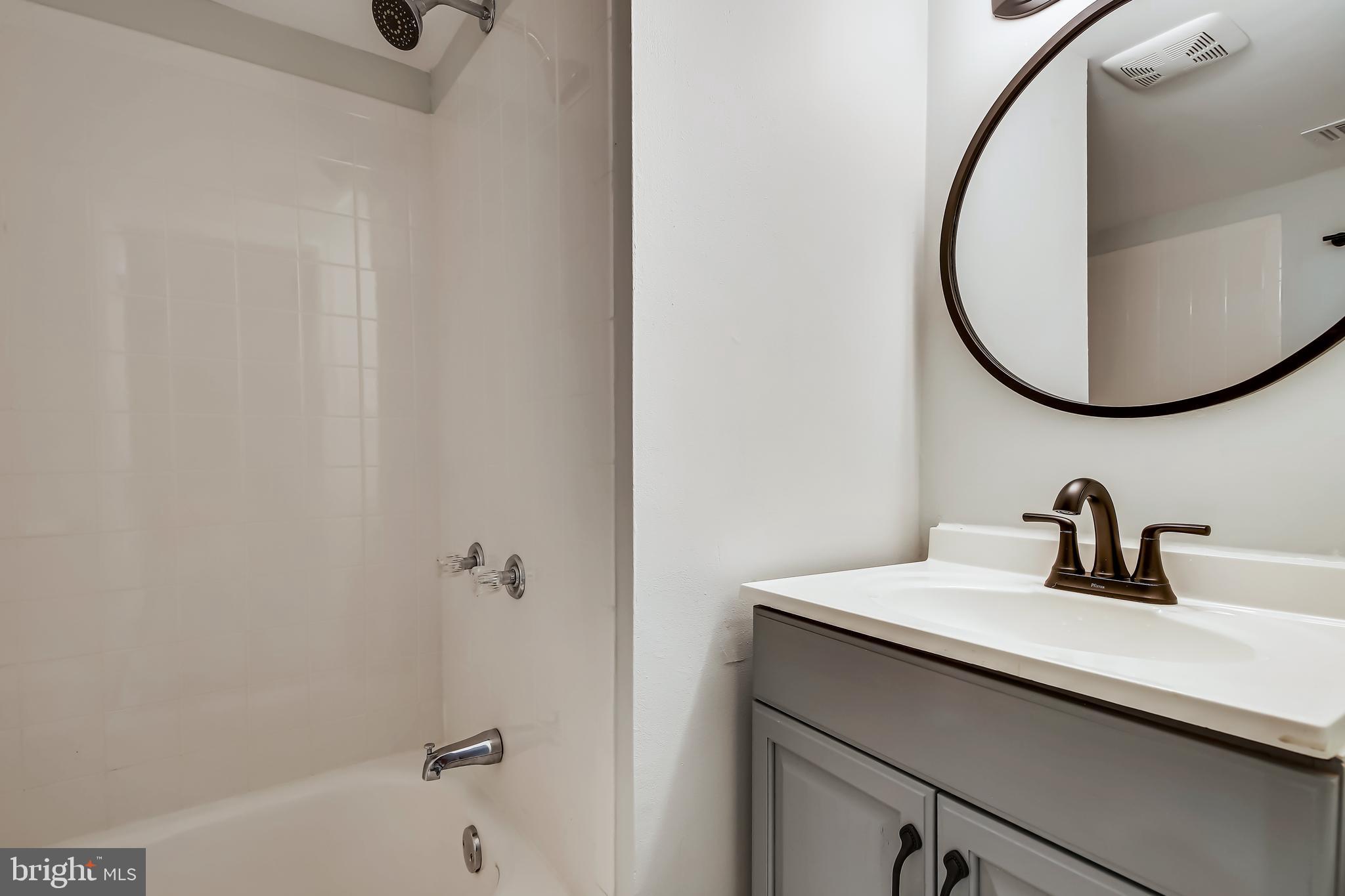 LAKE BRADDOCK - Residential