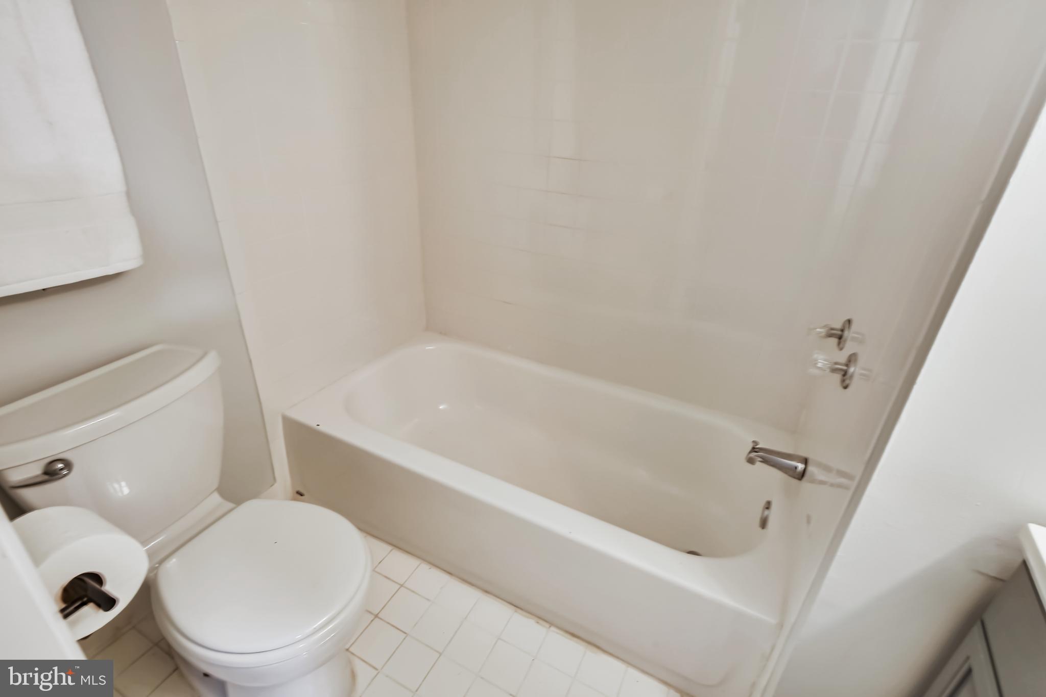 LAKE BRADDOCK - Residential