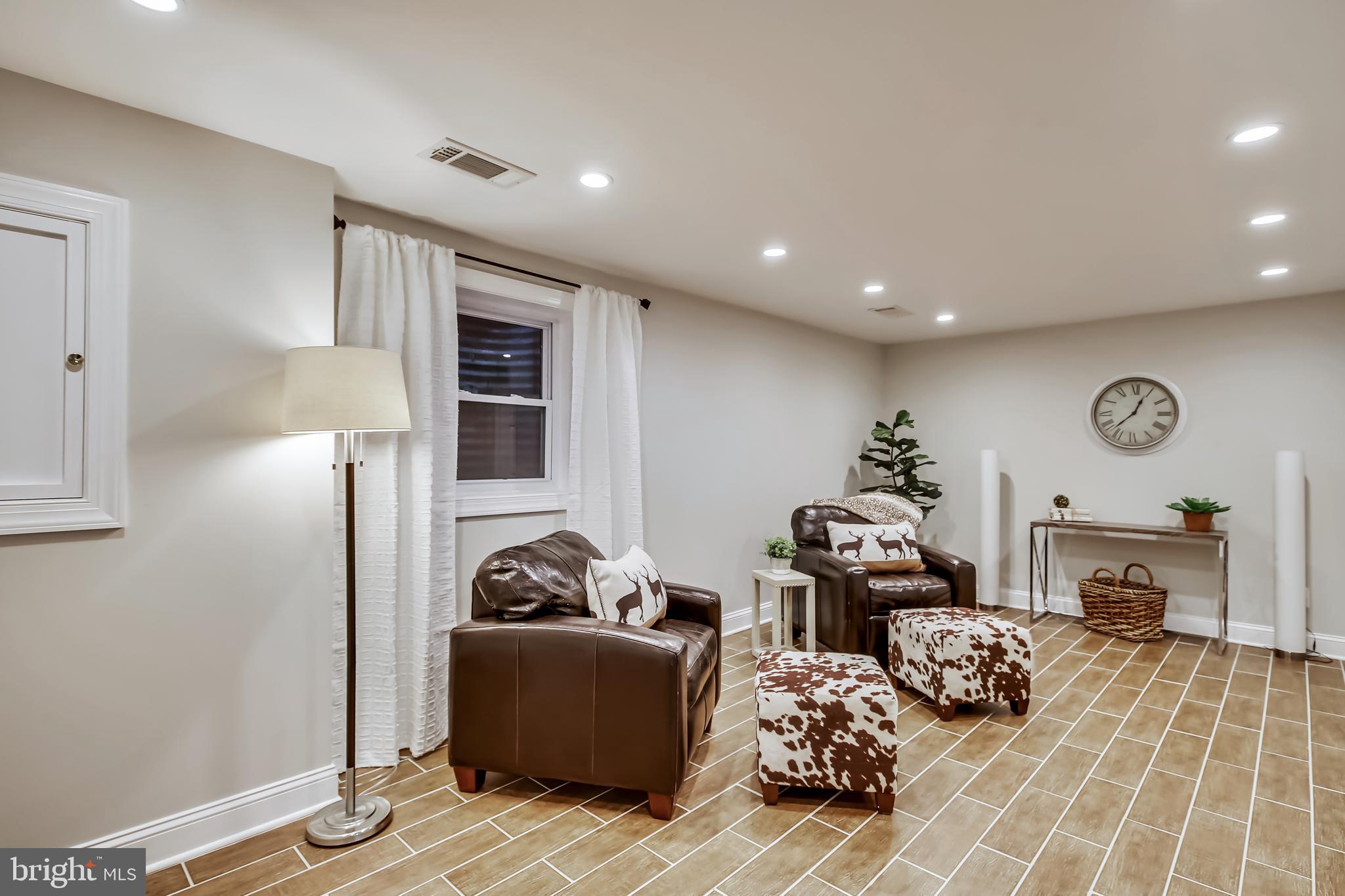 LAKE BRADDOCK - Residential