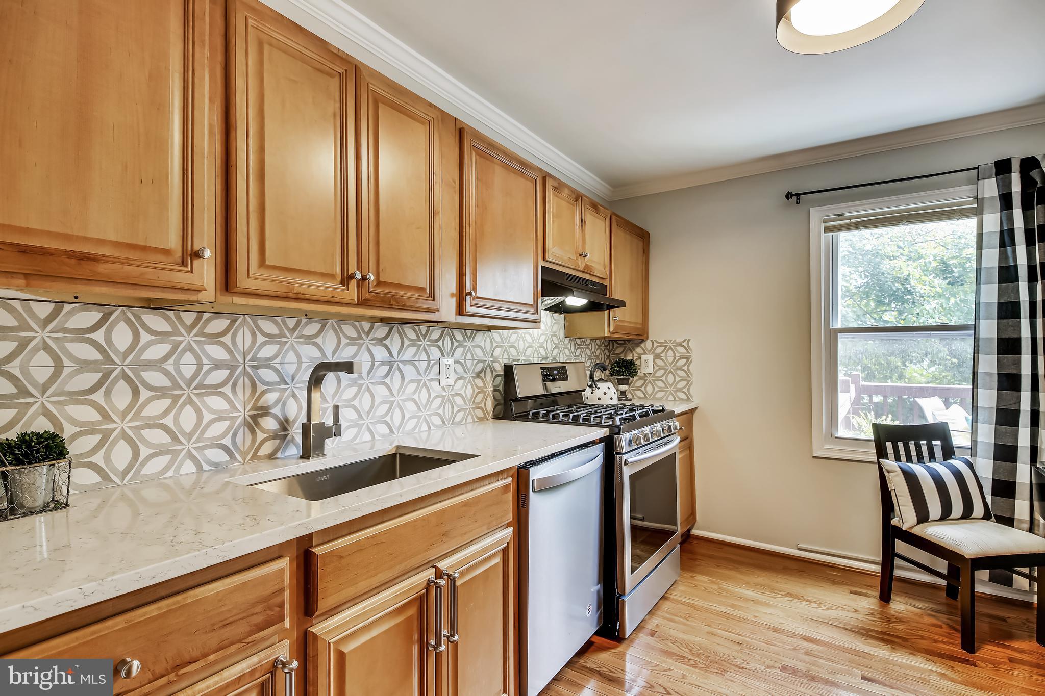 LAKE BRADDOCK - Residential