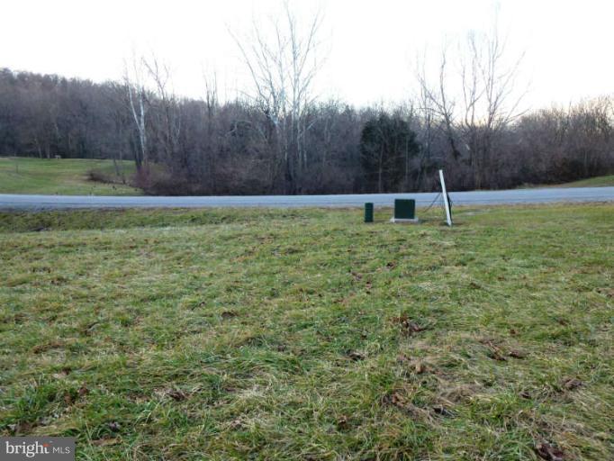 CROSSINGS ON THE POTOMAC - Land