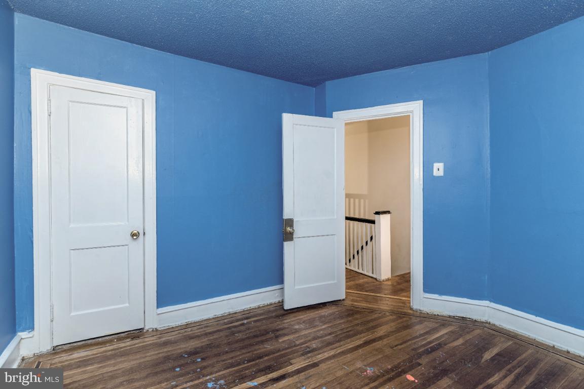 WEST OAK LANE - Residential