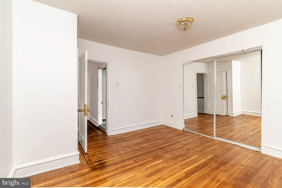WEST OAK LANE - Residential
