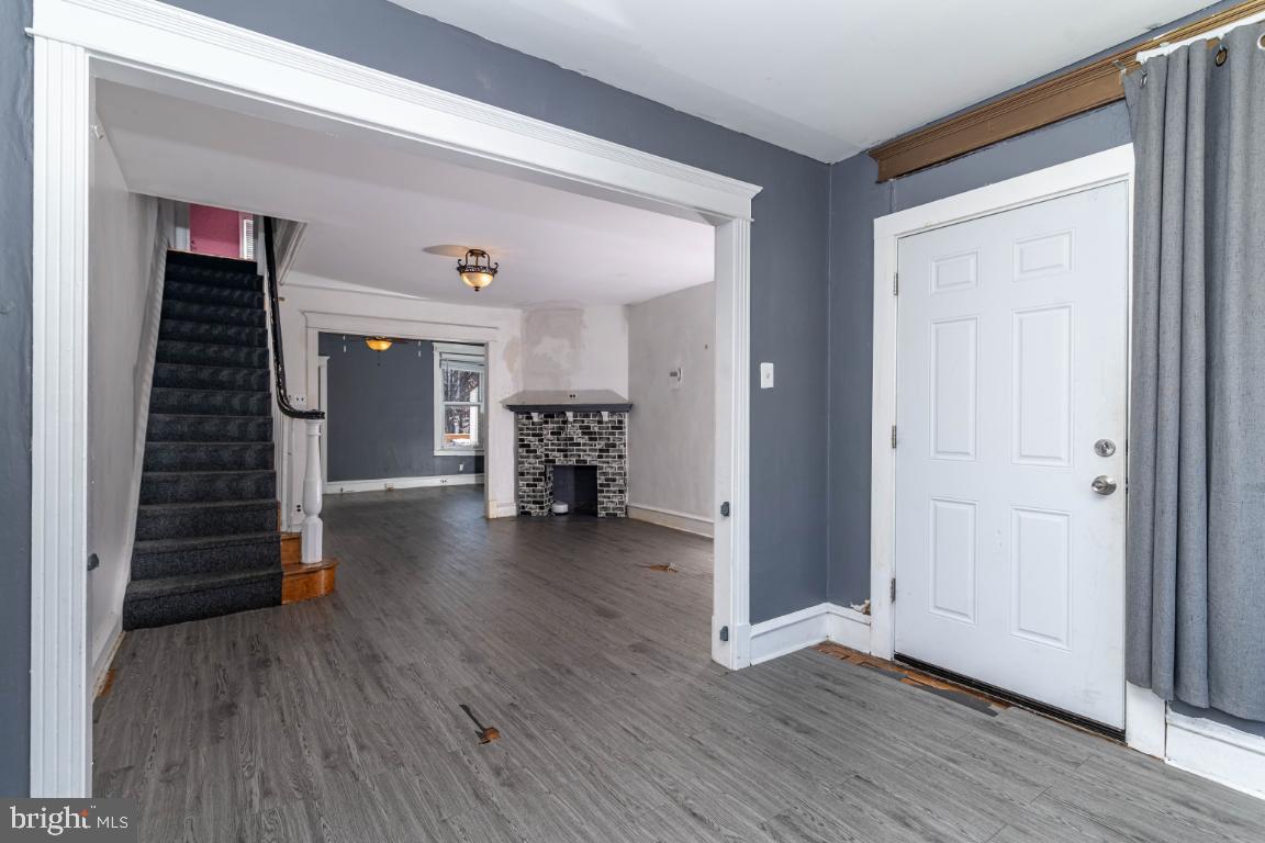 WEST OAK LANE - Residential