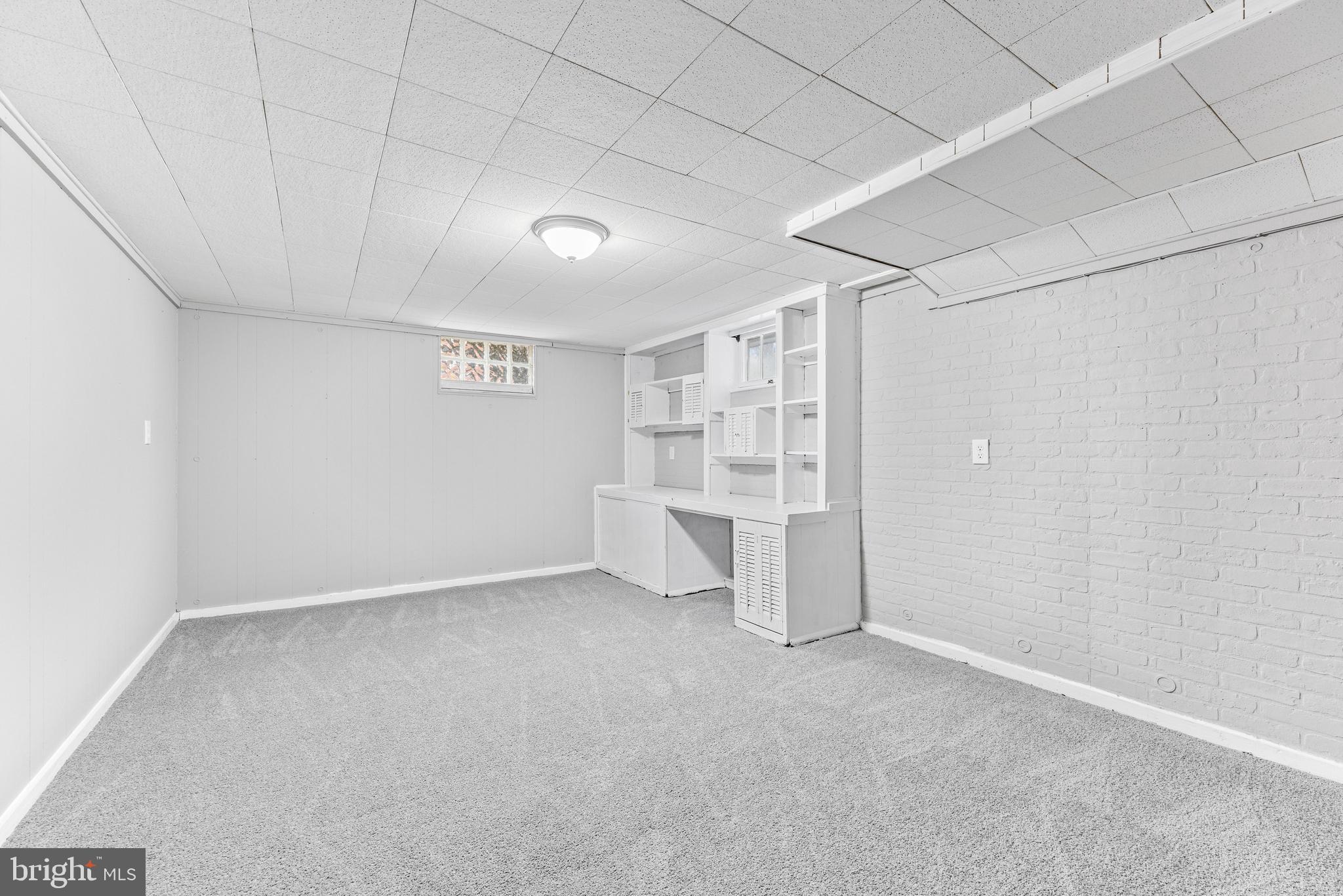 HUNTERS HARBOR - Residential