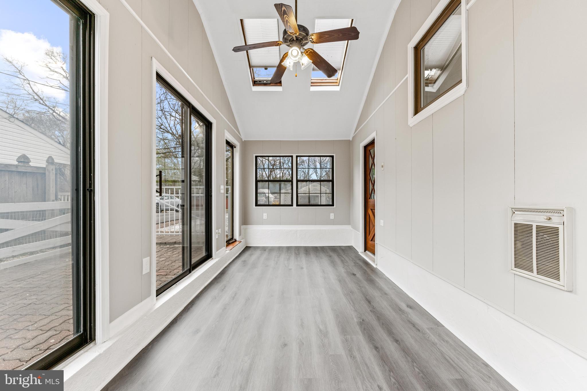 HUNTERS HARBOR - Residential