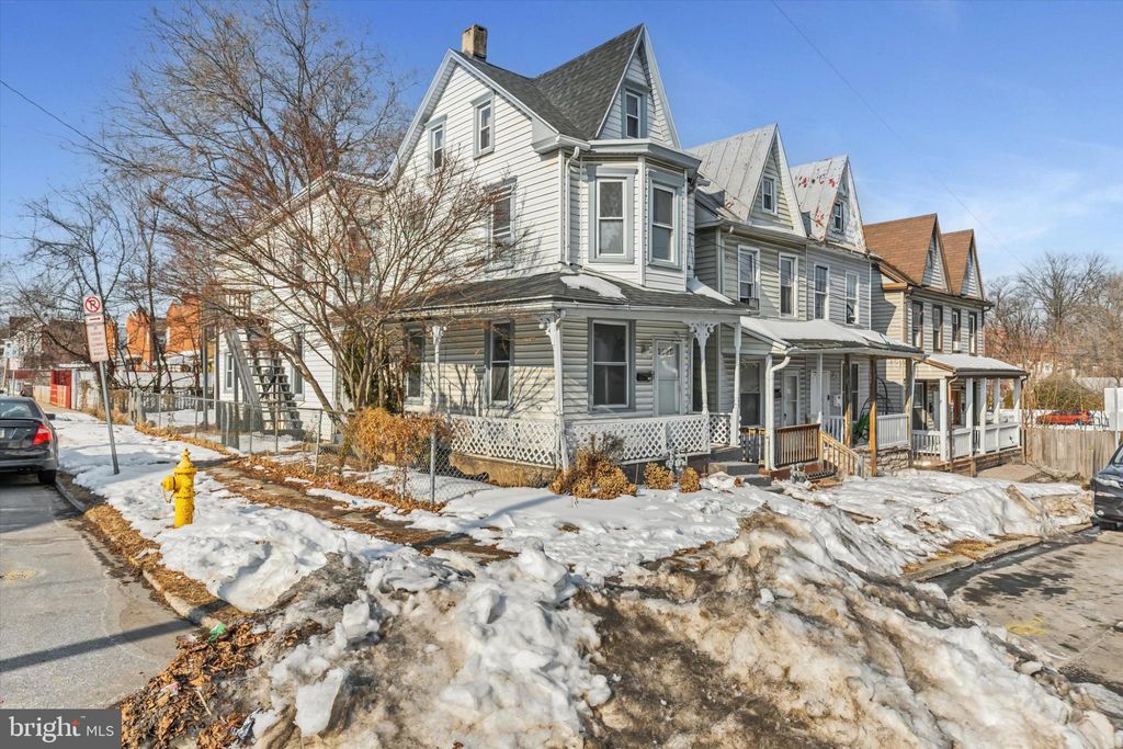 Photo of 712 N 19th Street 1/2, HARRISBURG, PA 17103 (MLS # PADA2056708)