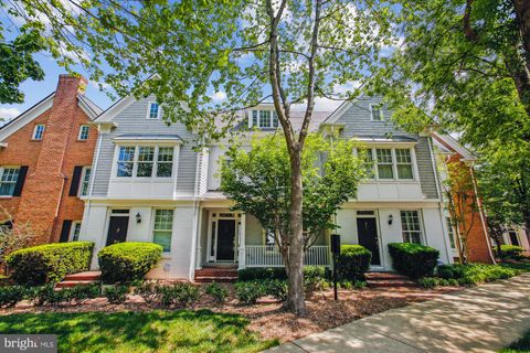 979 POWHATAN STREET ALEXANDRIA VA 22314