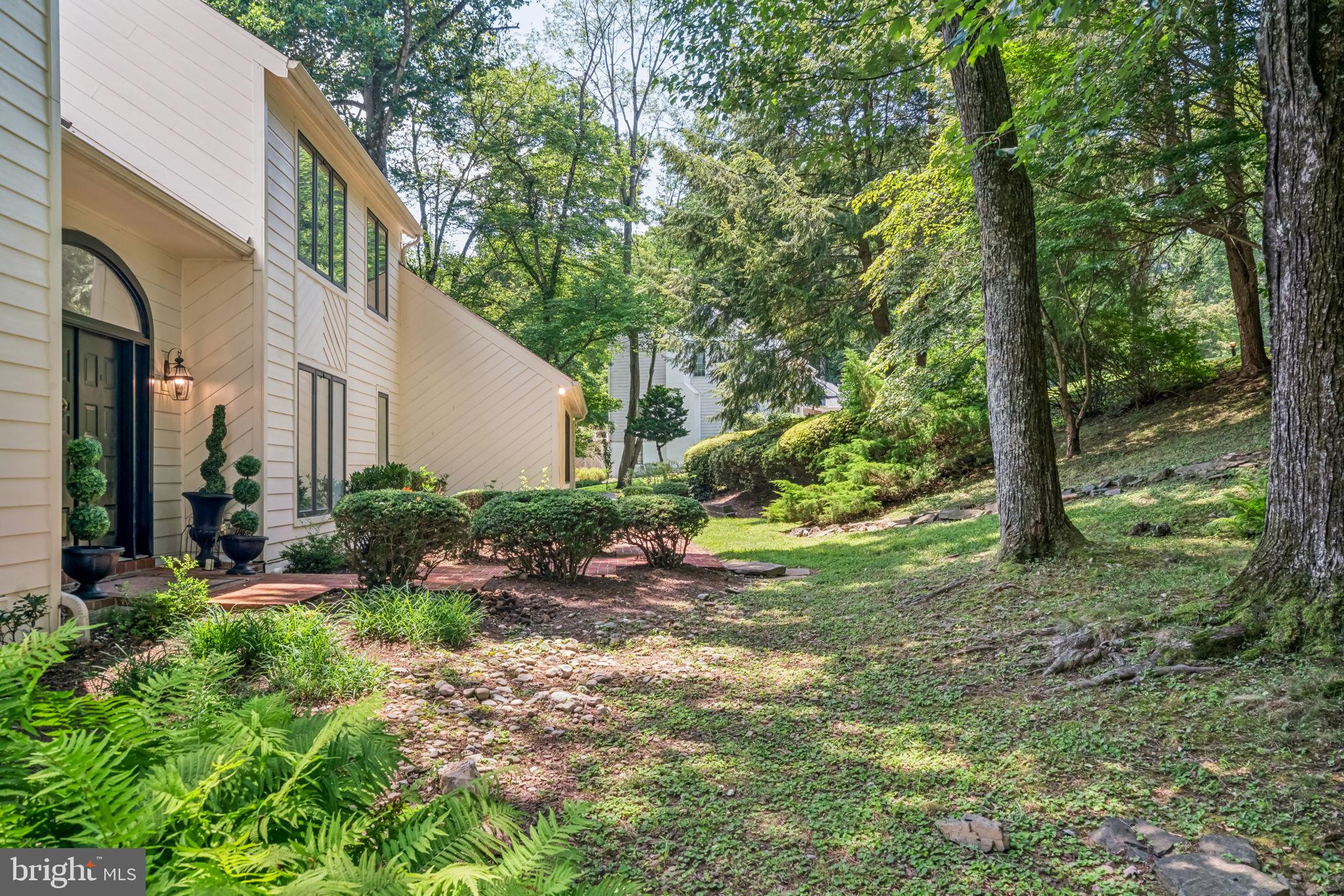 854 PENNS WAY
