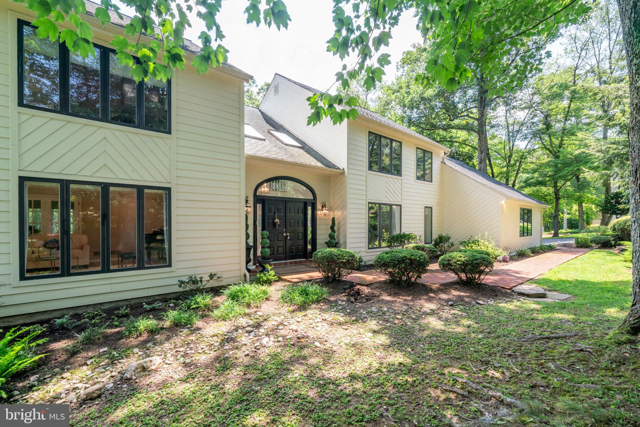 854 PENNS WAY