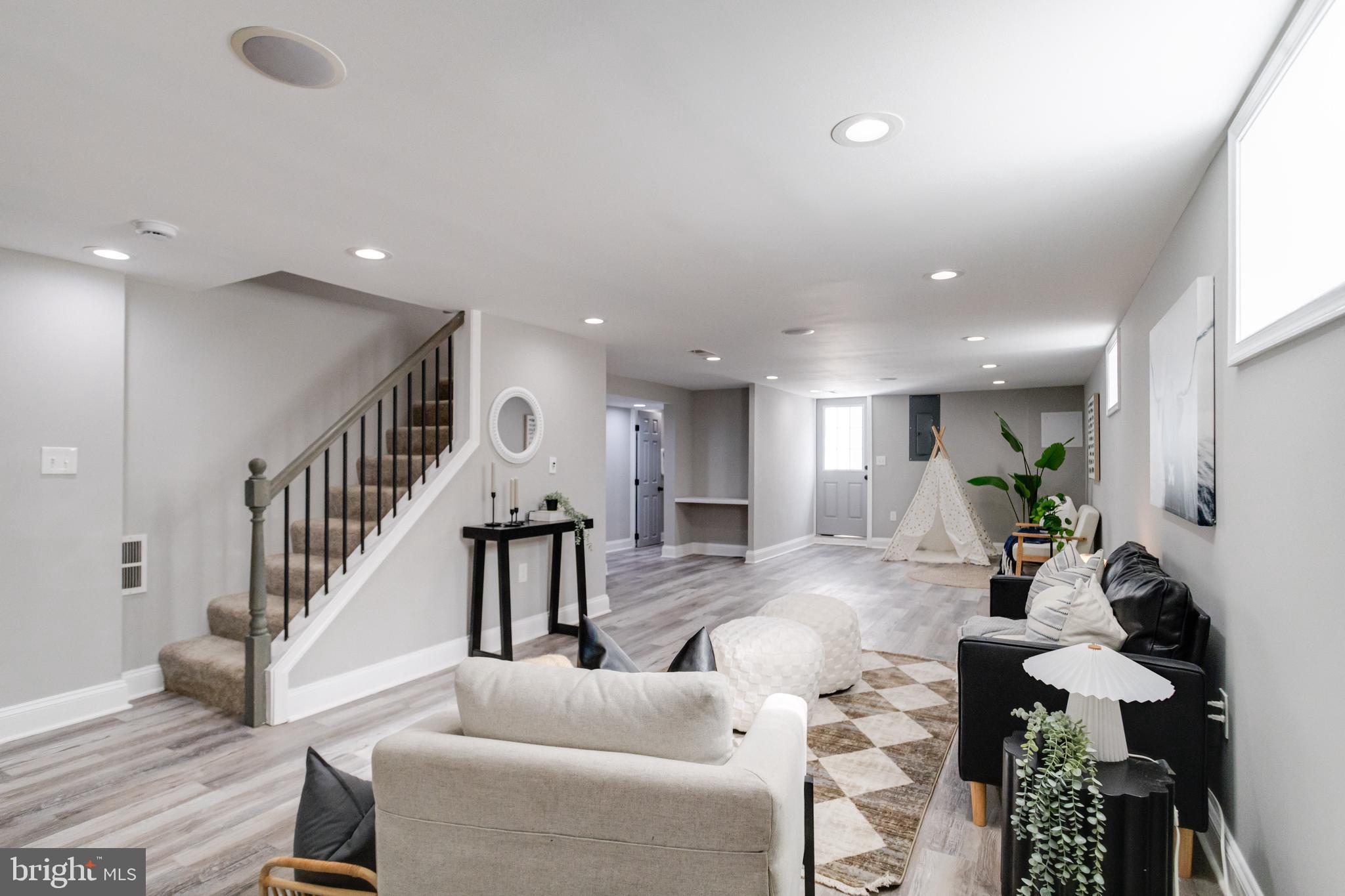 ROSEDALE - Residential