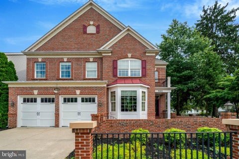 Photo of 5815 Falls Gate Court, FALLS CHURCH, VA 22041 (MLS # VAFX2341564)