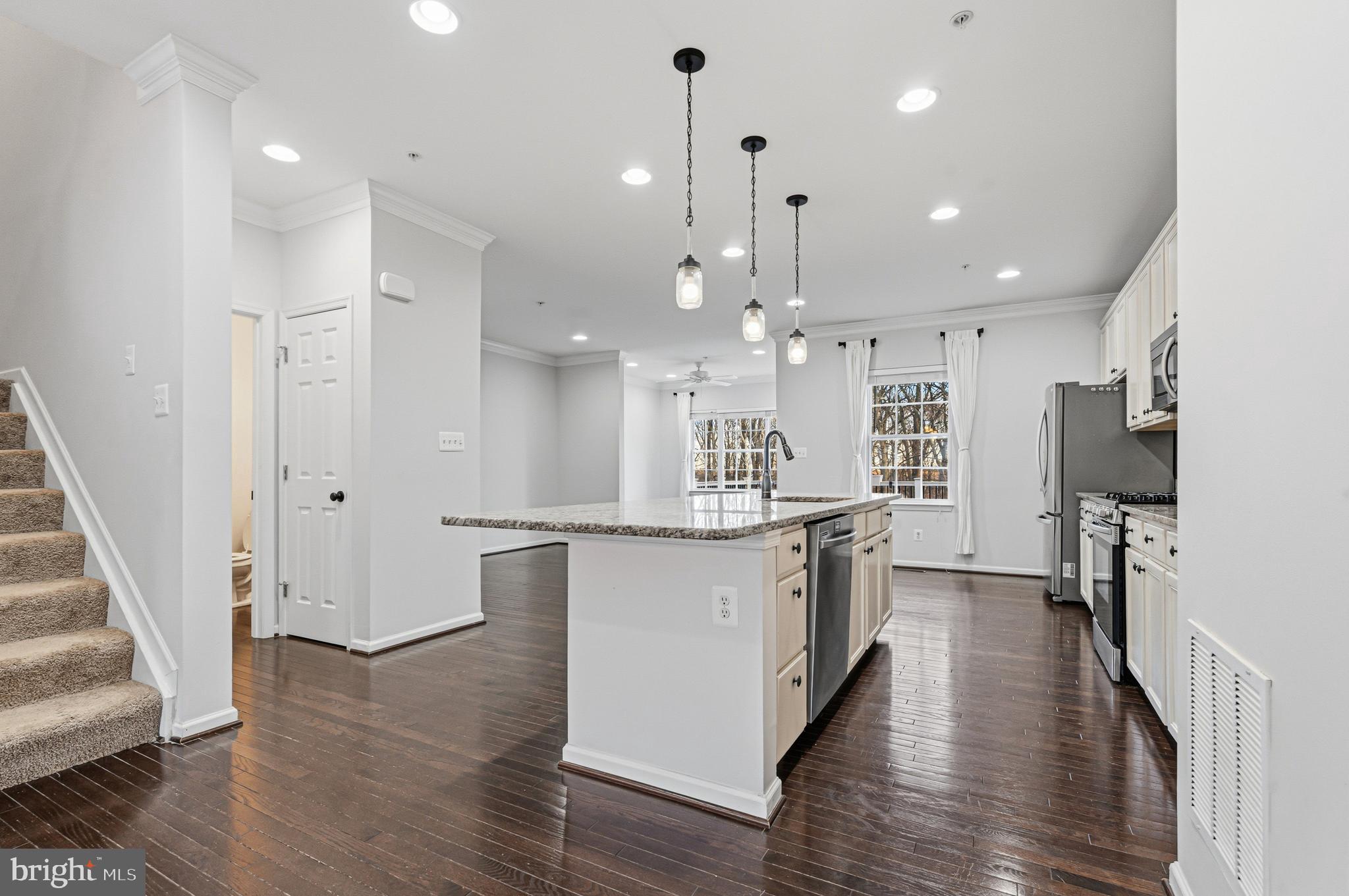 HOLLY WOODS - Residential