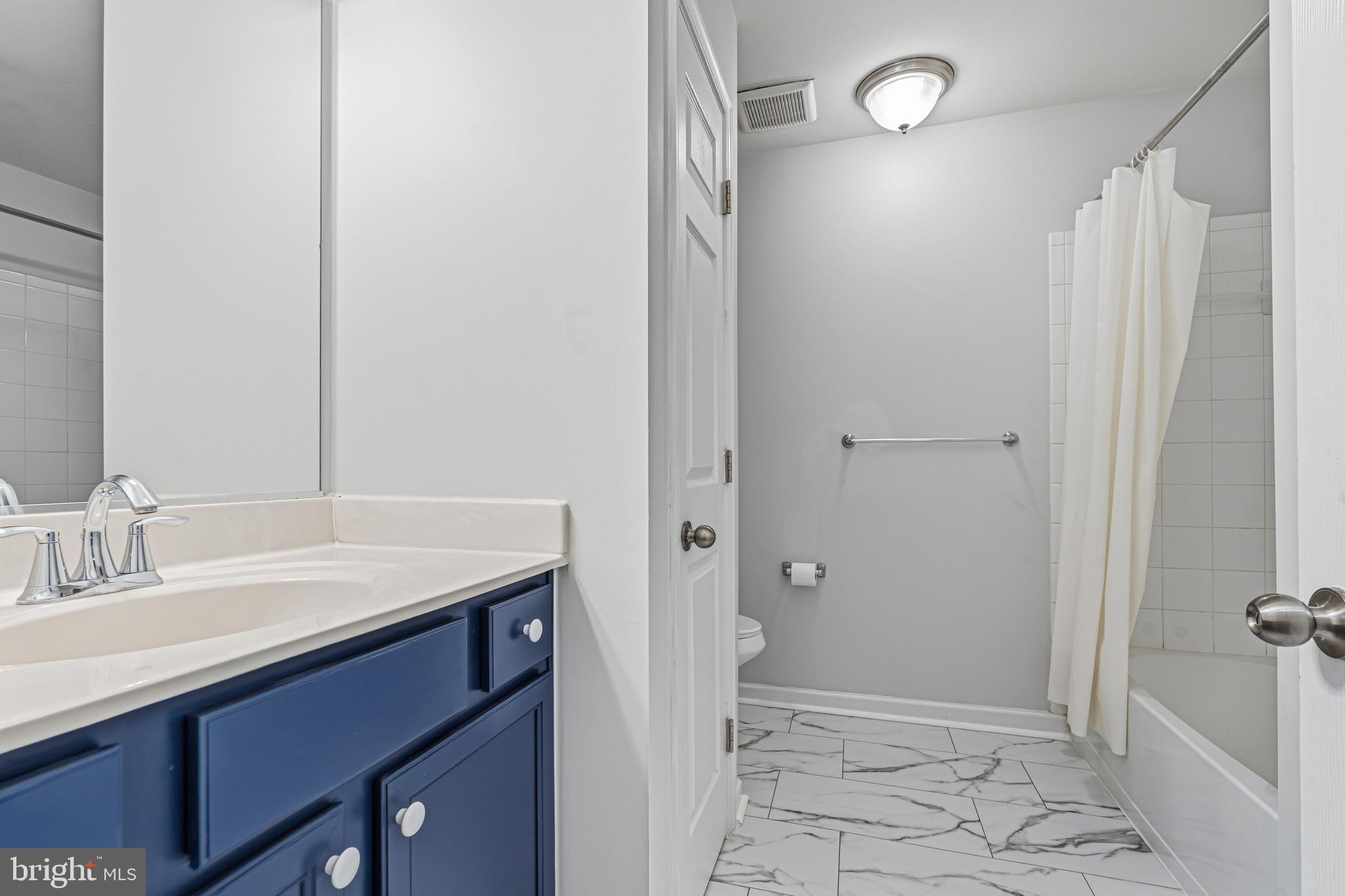 HOLLY WOODS - Residential