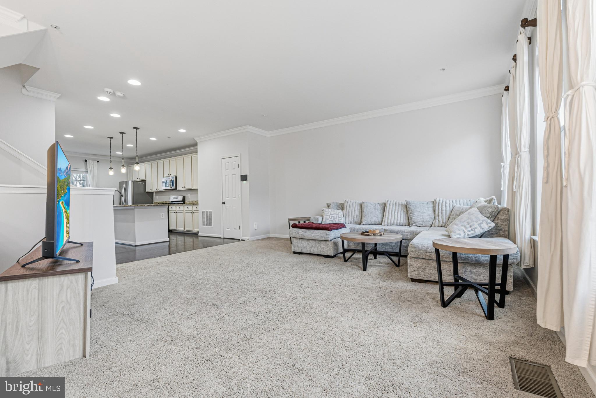 HOLLY WOODS - Residential