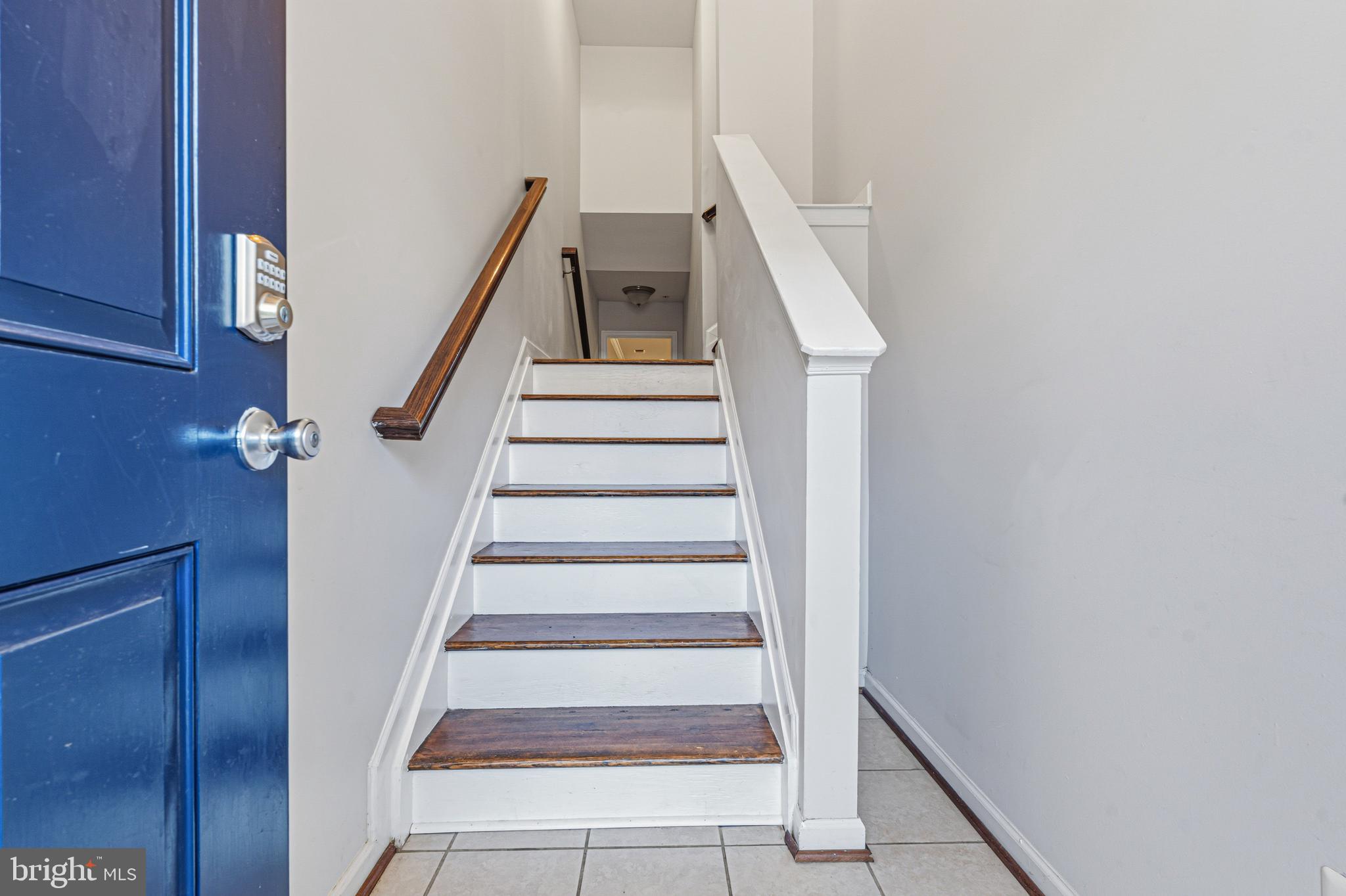 HOLLY WOODS - Residential