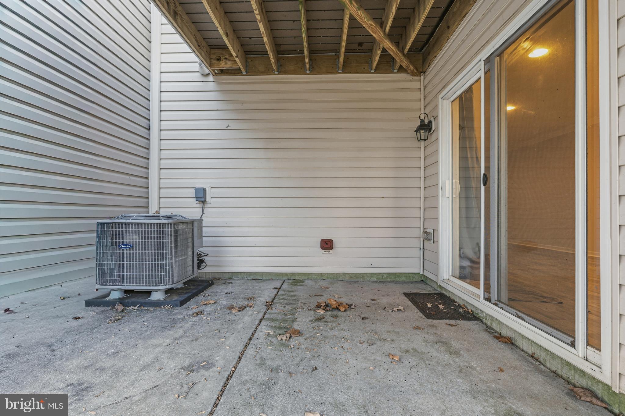 HOLLY WOODS - Residential