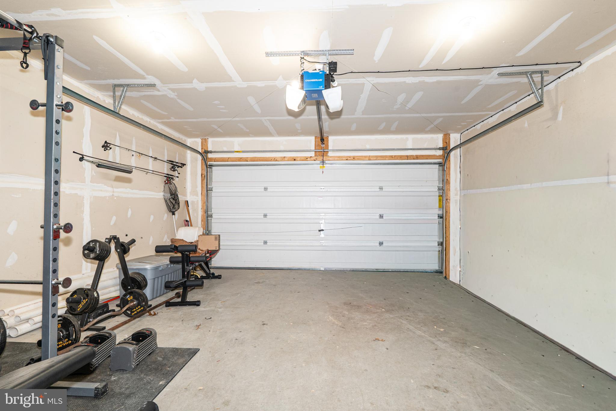 HOLLY WOODS - Residential