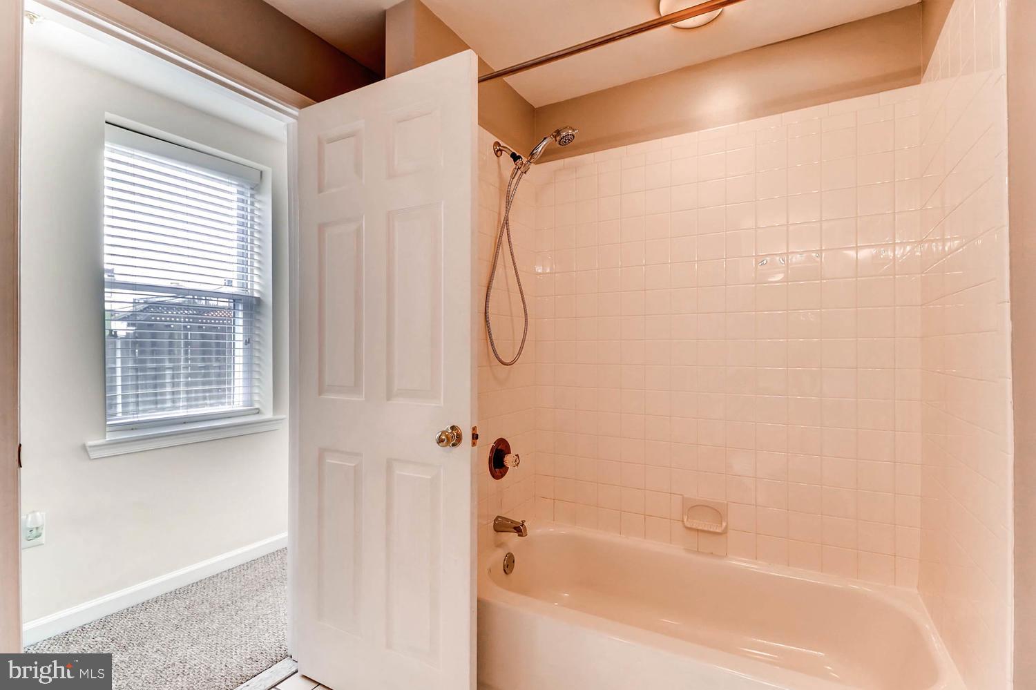 FELLS POINT HISTORIC DISTRICT - Residential Lease