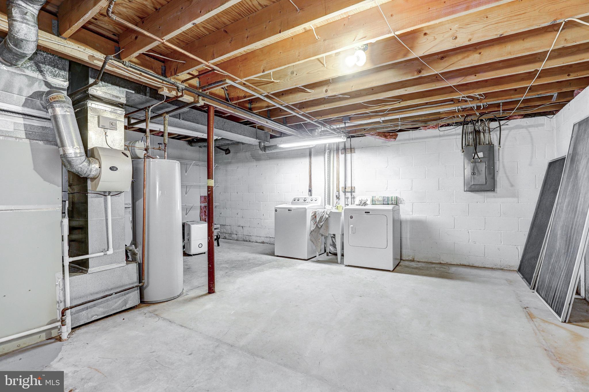 WOODSIDE - Residential