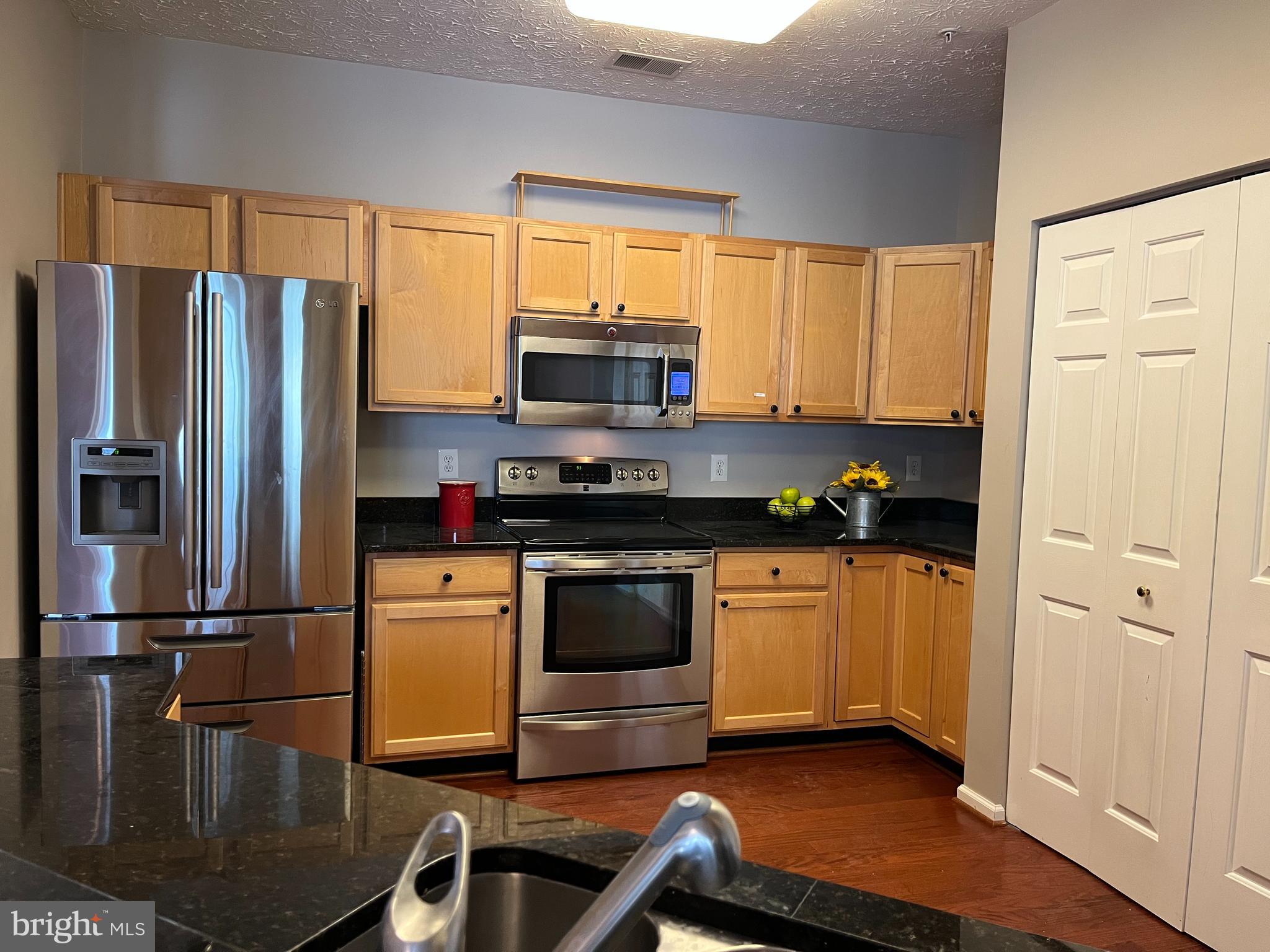 2503 AMBER ORCHARD COURT W 302