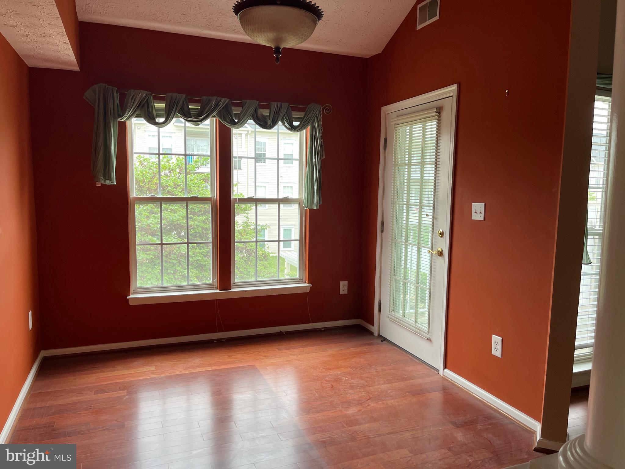 PINEY ORCHARD - Residential