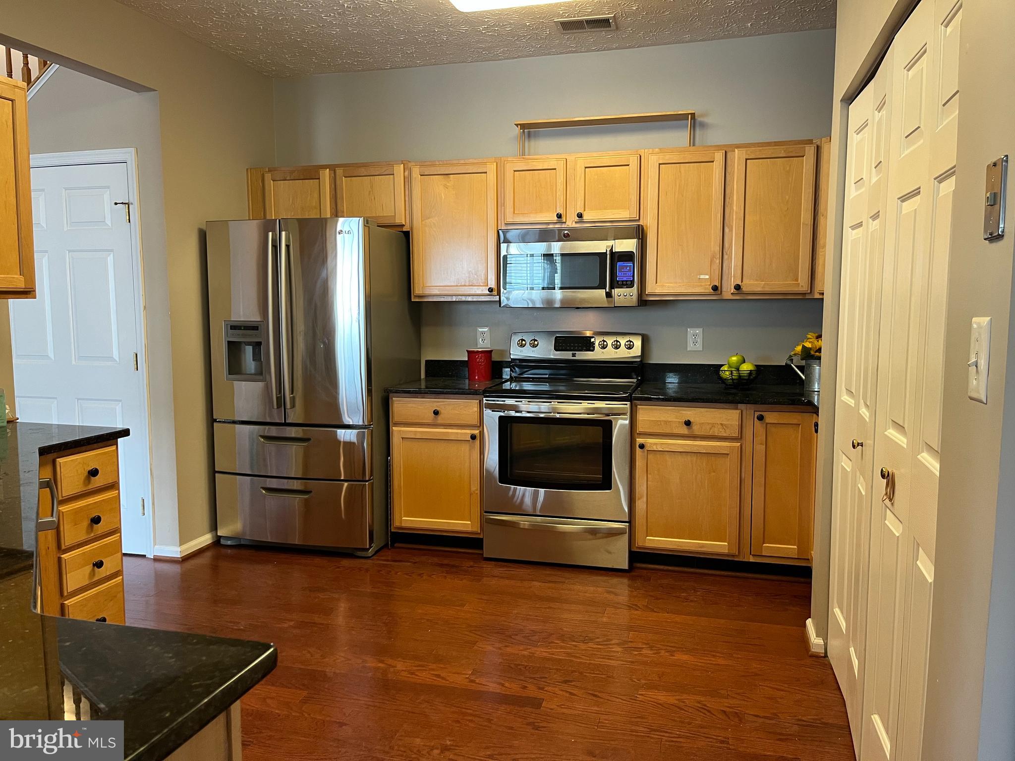 2503 AMBER ORCHARD COURT W 302