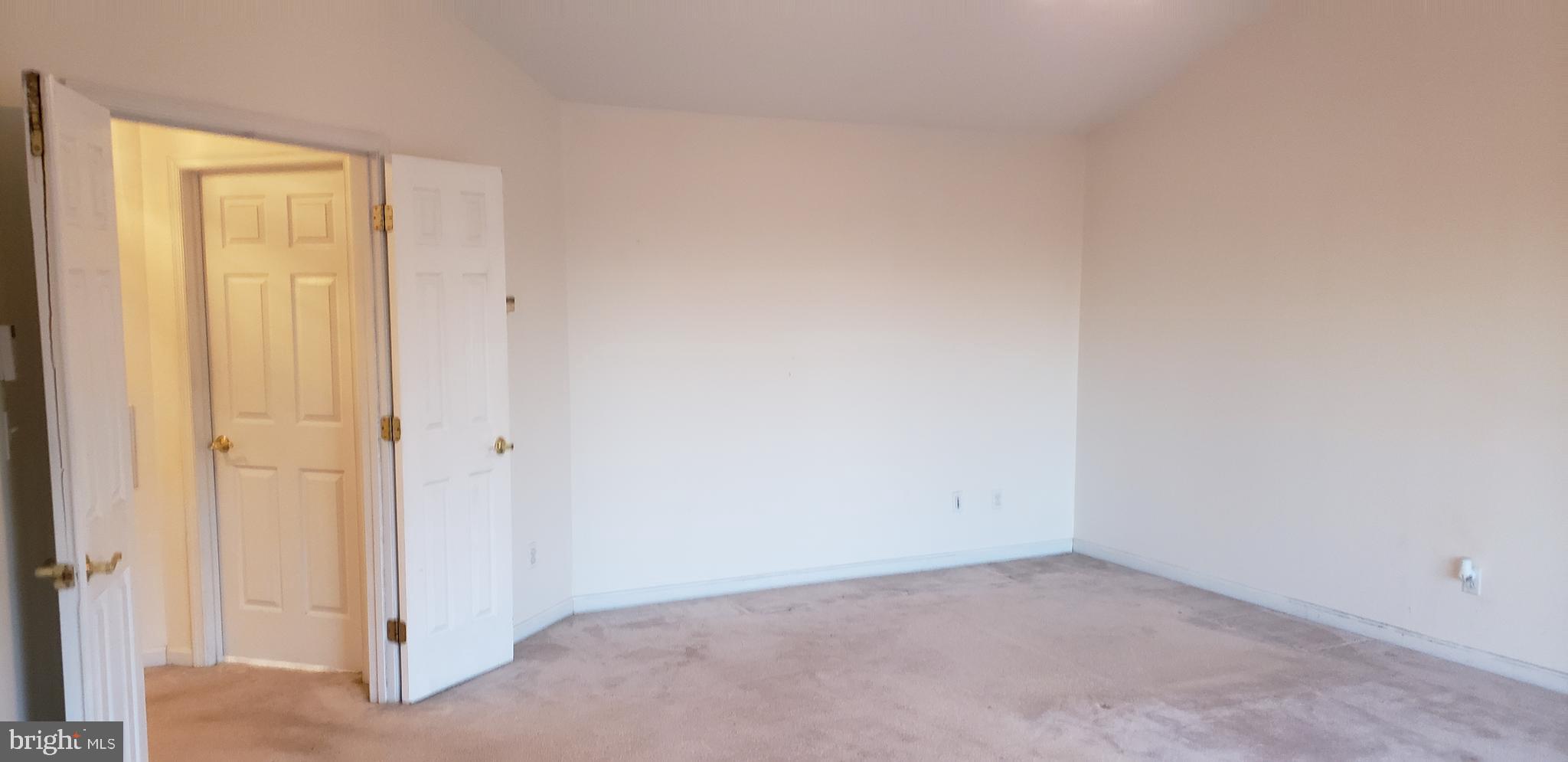 CLIVEDEN REACH - Residential