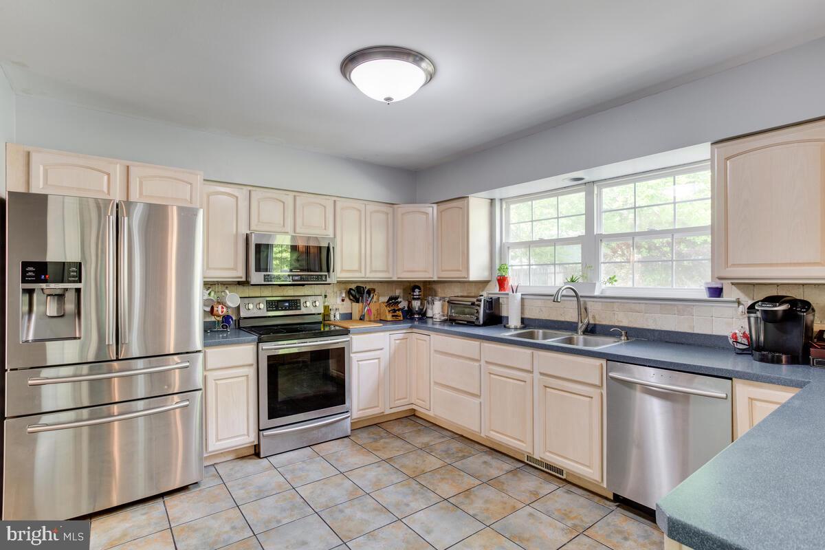 LONG BEACH HEIGHTS - Residential