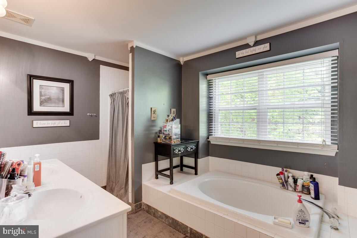 LONG BEACH HEIGHTS - Residential