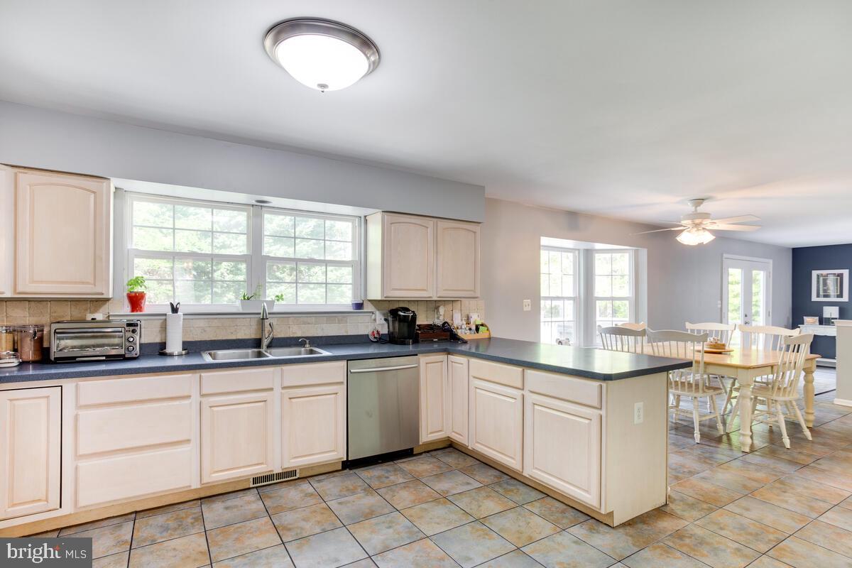 LONG BEACH HEIGHTS - Residential