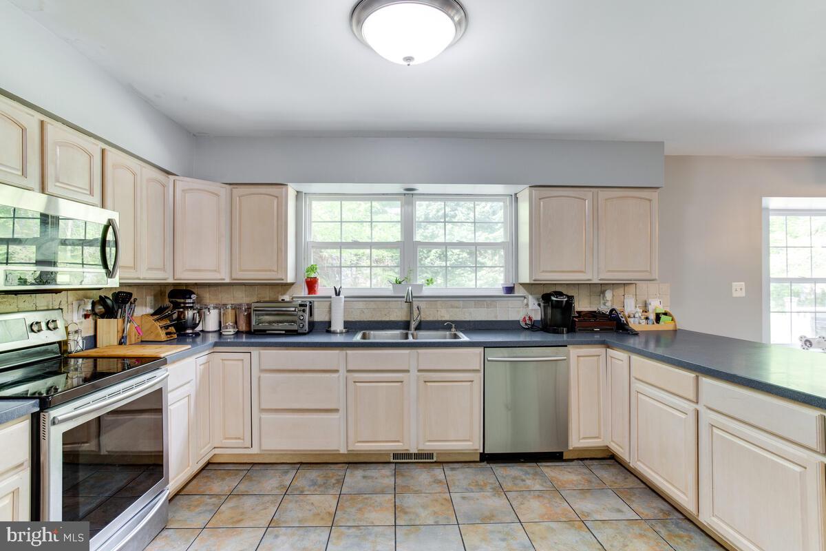 LONG BEACH HEIGHTS - Residential