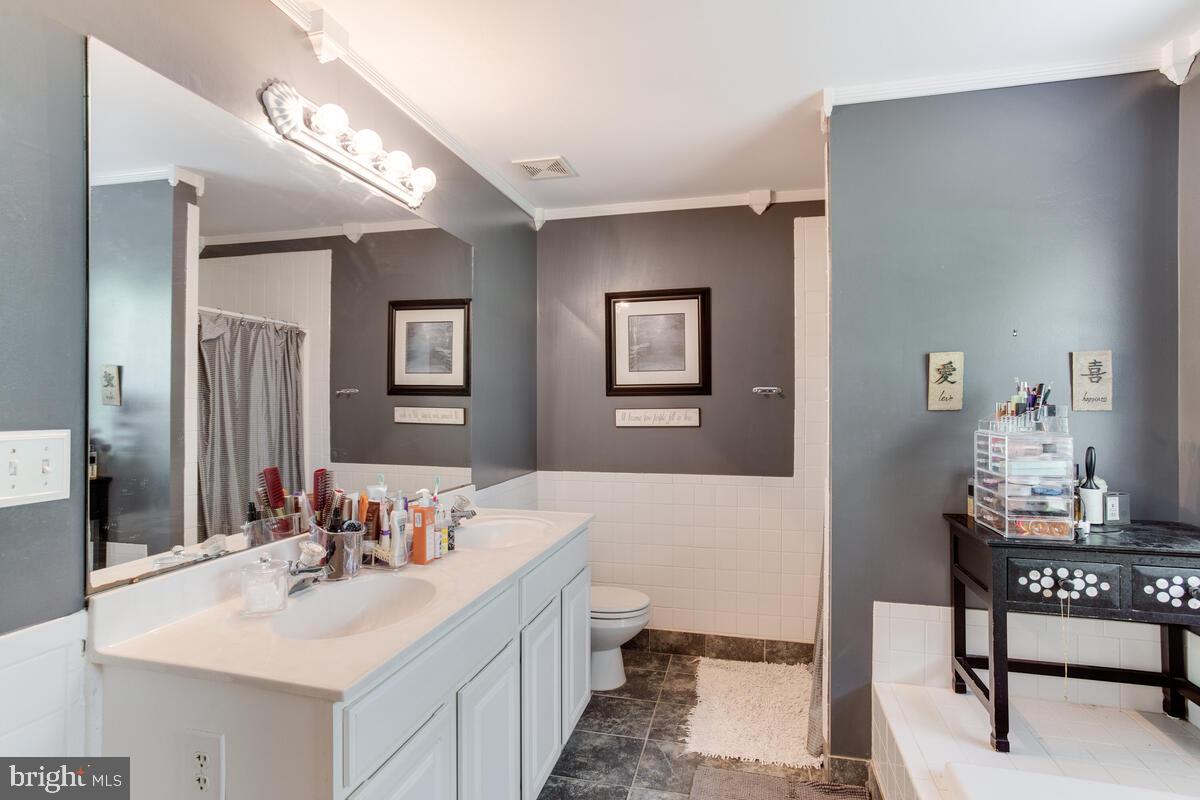 LONG BEACH HEIGHTS - Residential