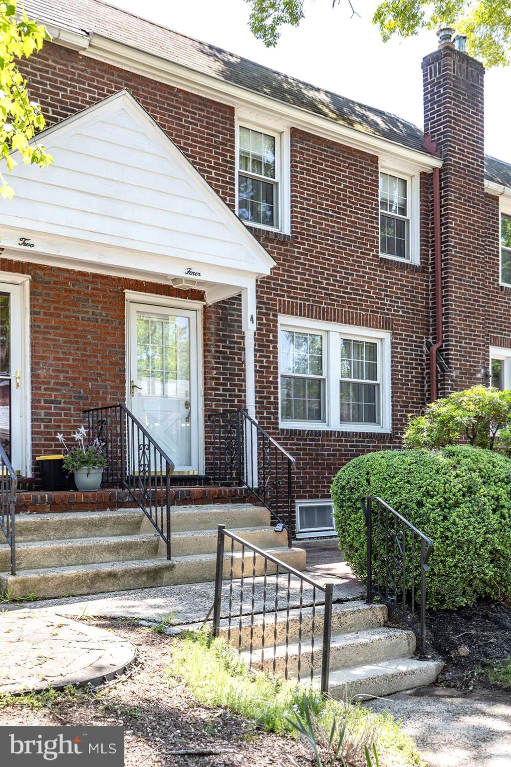 4 W SUMMERFIELD AVENUE