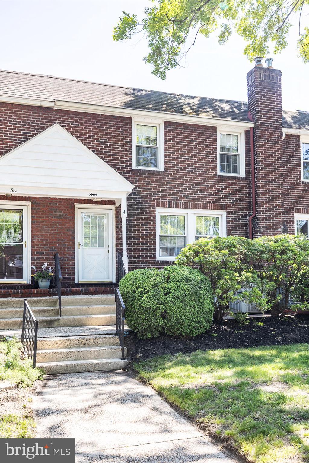 4 W SUMMERFIELD AVENUE