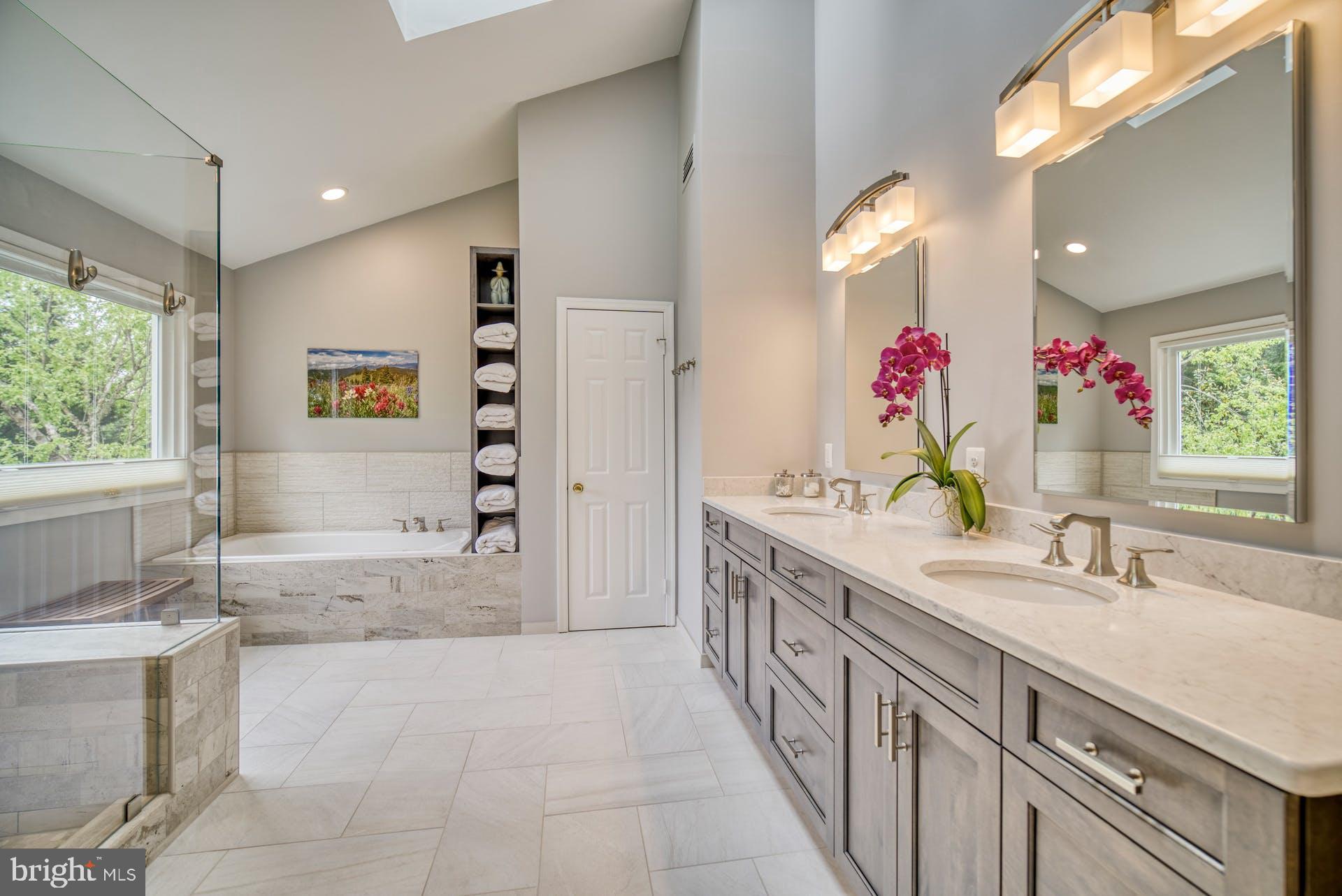 HAMPTON CHASE - Residential