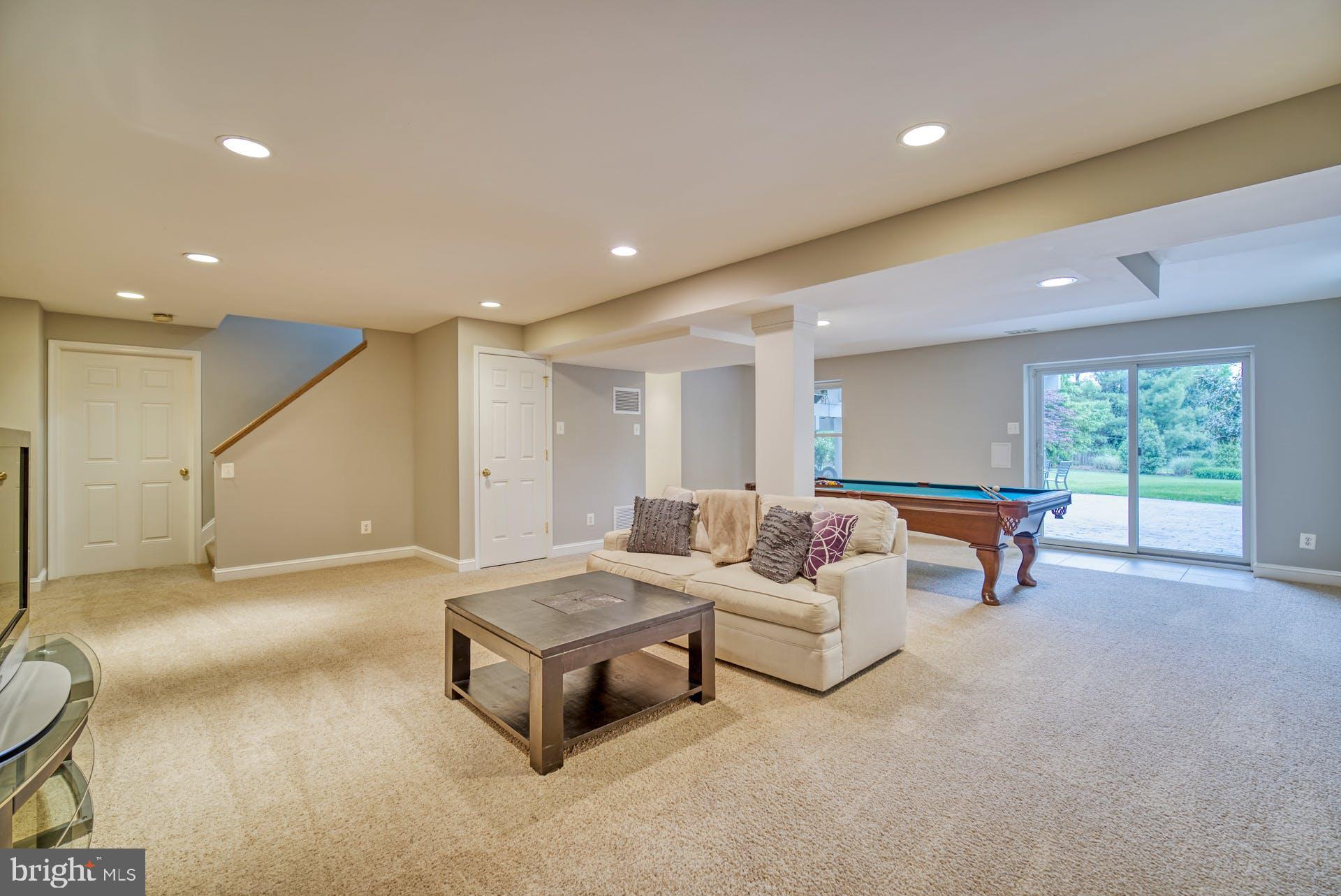 HAMPTON CHASE - Residential