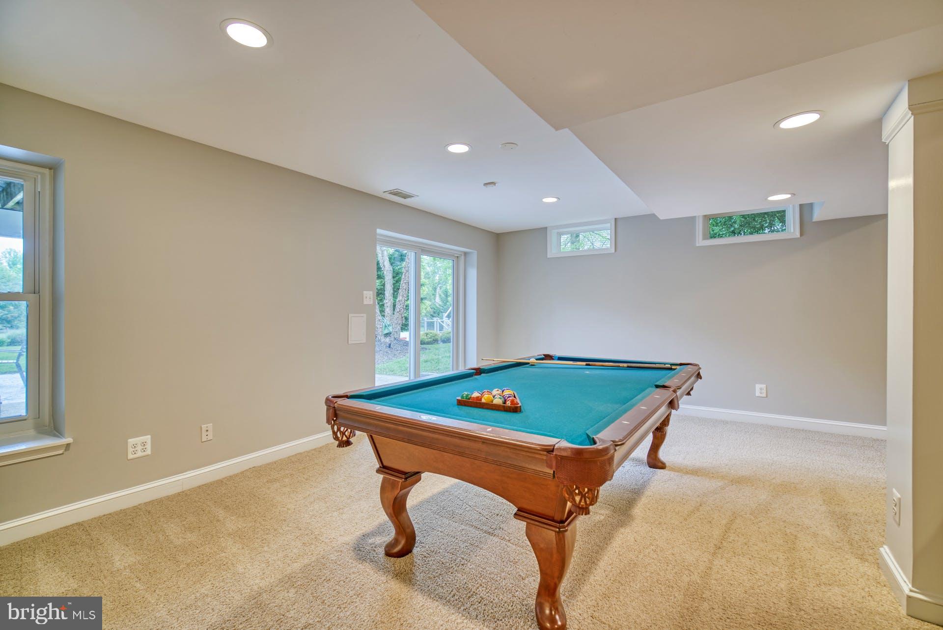 HAMPTON CHASE - Residential