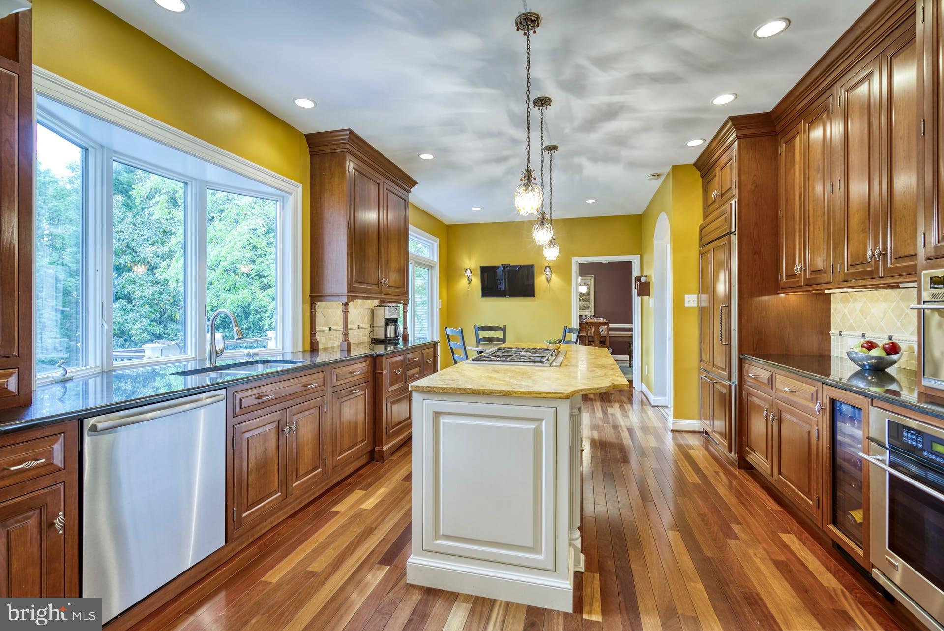 HAMPTON CHASE - Residential