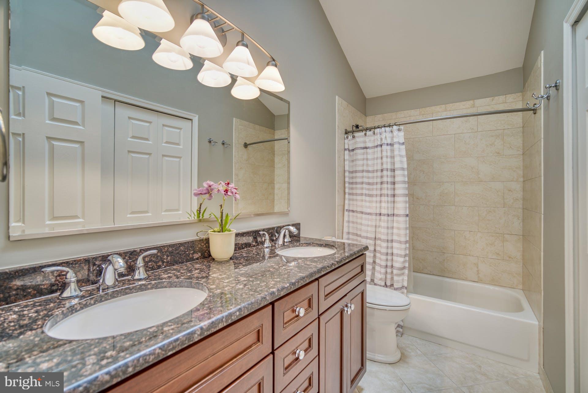 HAMPTON CHASE - Residential