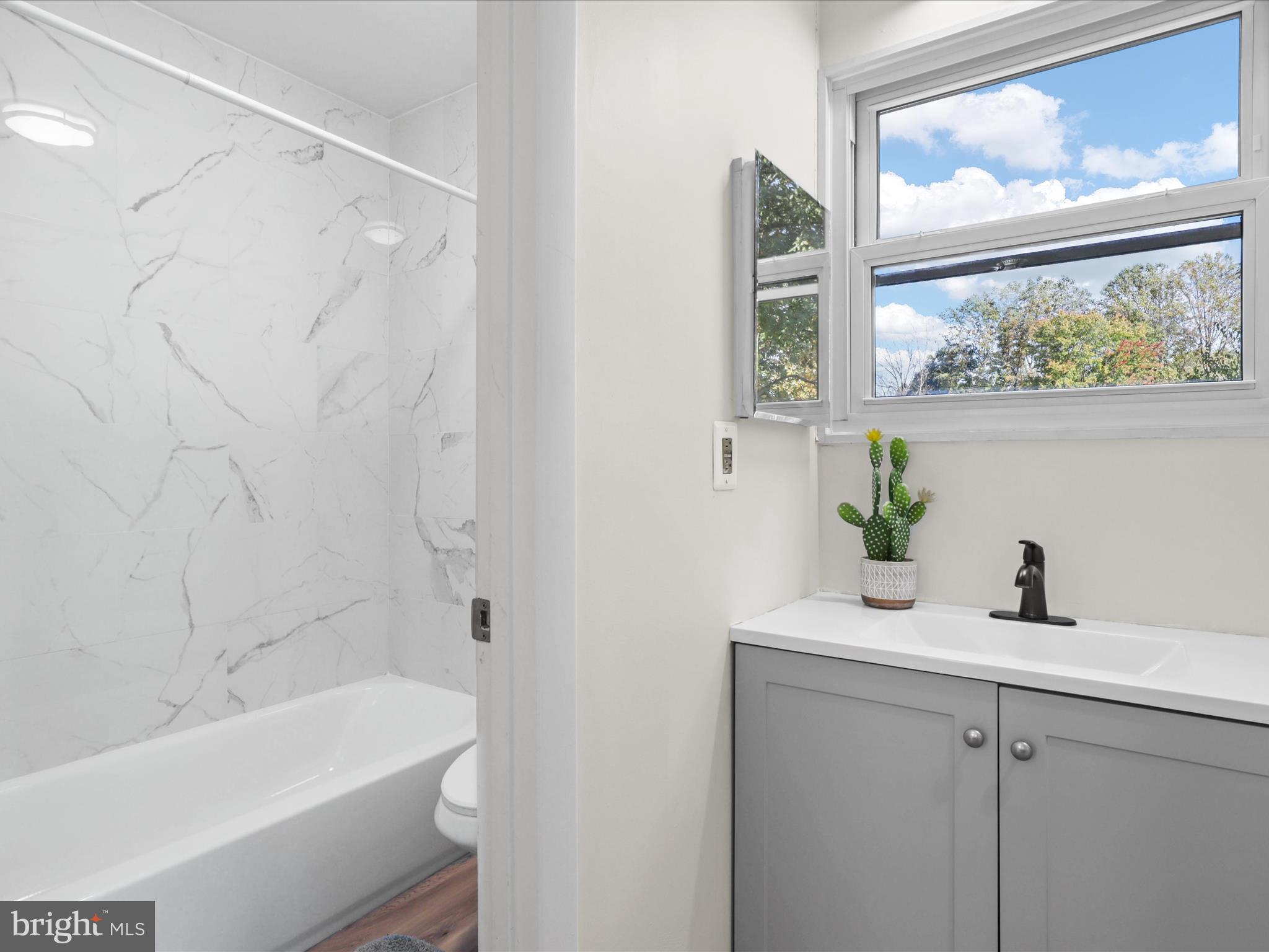 DALE CITY - Residential