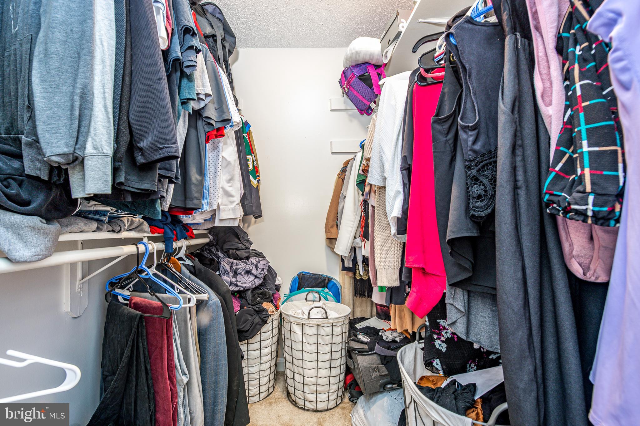 HILLWOOD - Residential