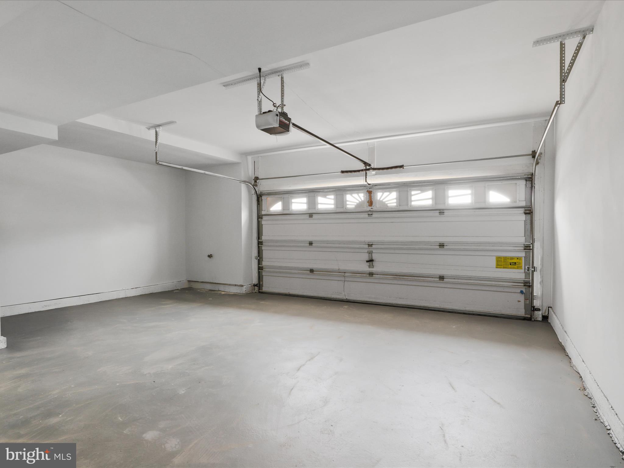 LOUDOUN VALLEY ESTATES - Residential