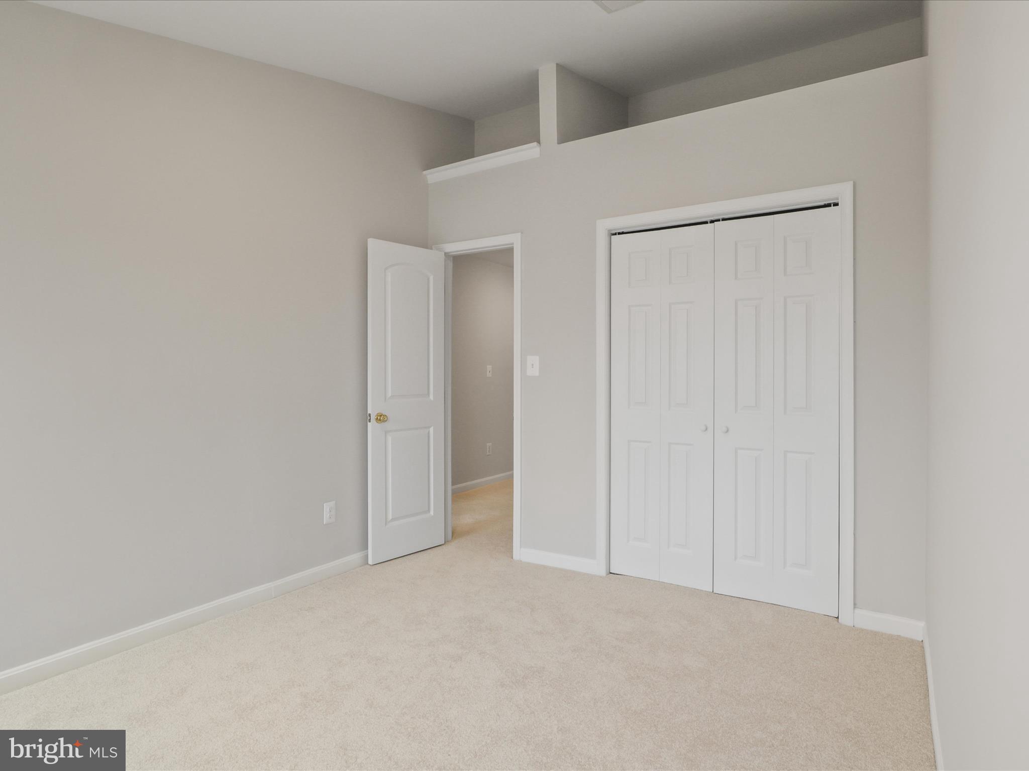 LOUDOUN VALLEY ESTATES - Residential