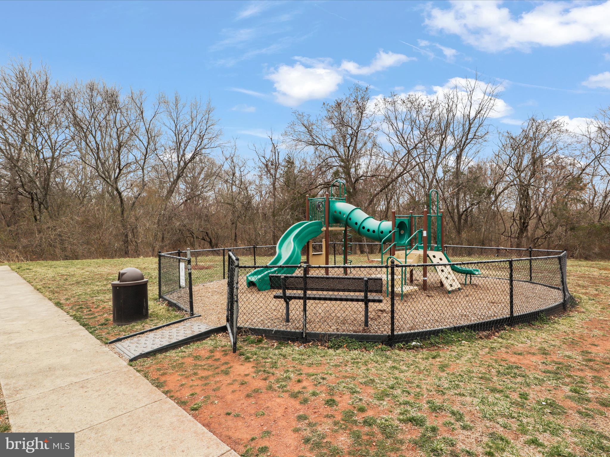 LOUDOUN VALLEY ESTATES - Residential