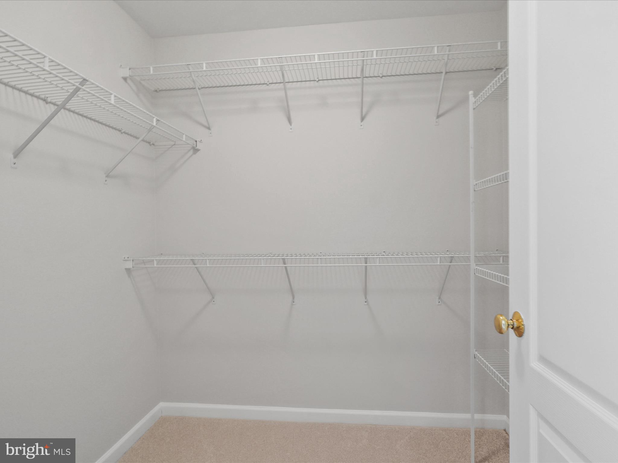 LOUDOUN VALLEY ESTATES - Residential