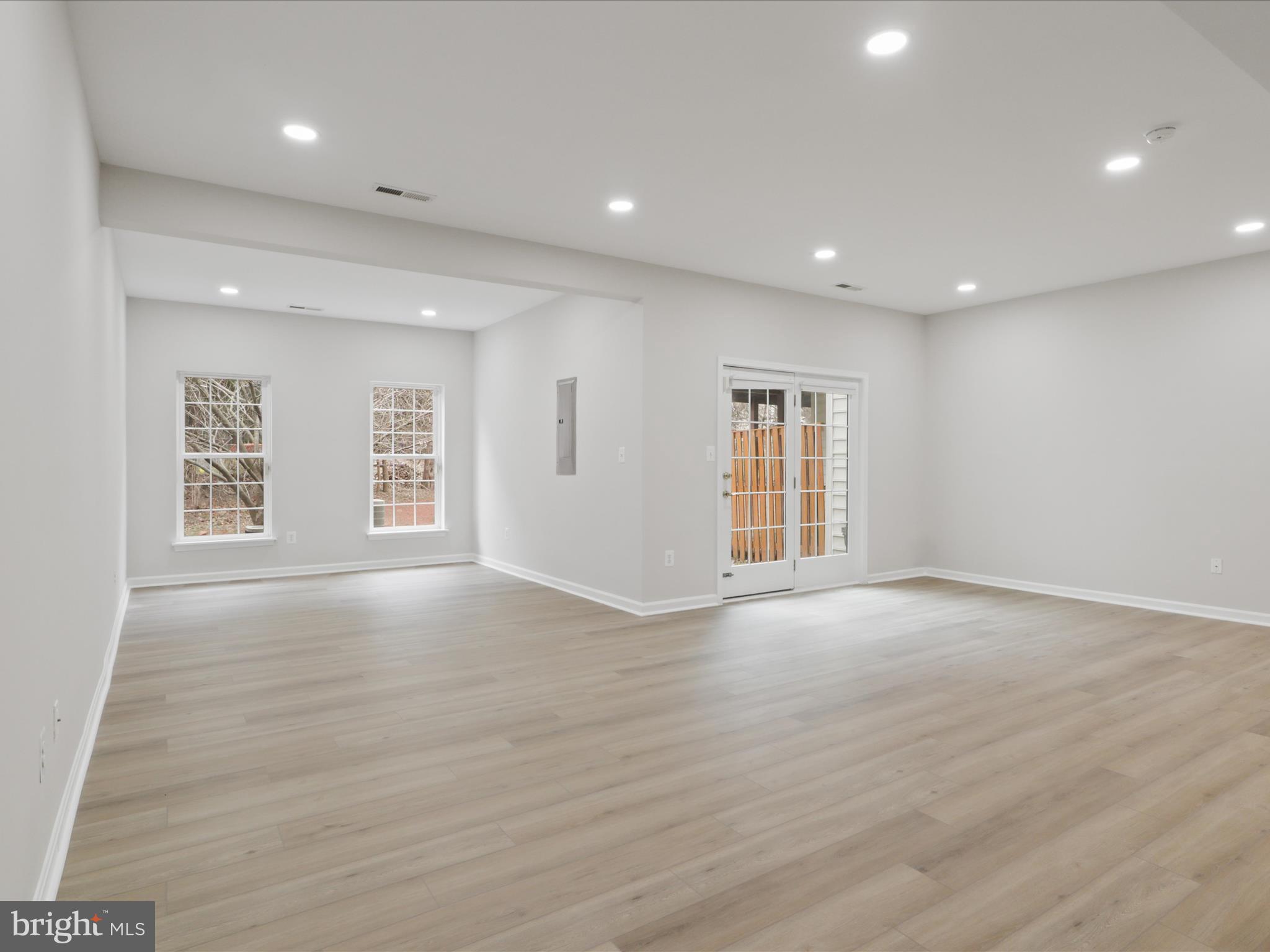 LOUDOUN VALLEY ESTATES - Residential