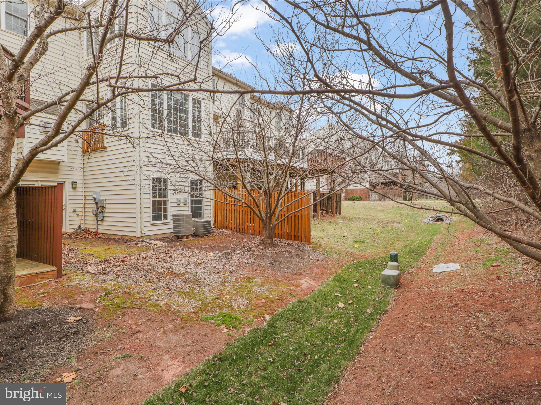 LOUDOUN VALLEY ESTATES - Residential