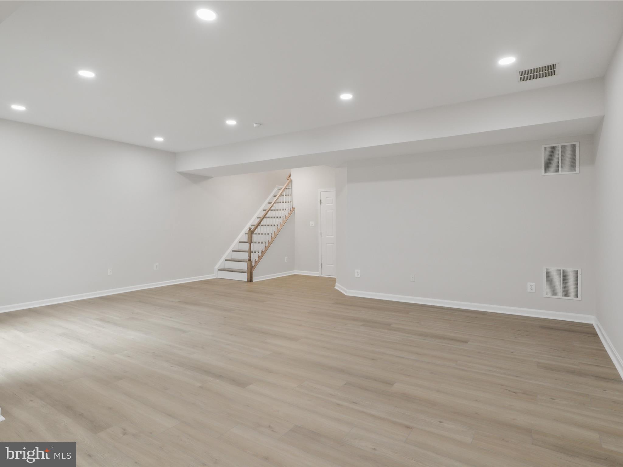 LOUDOUN VALLEY ESTATES - Residential